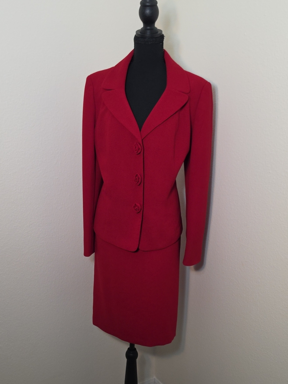 Le Suit Essentials Two-Piece Skirt Set | Red | Size 14